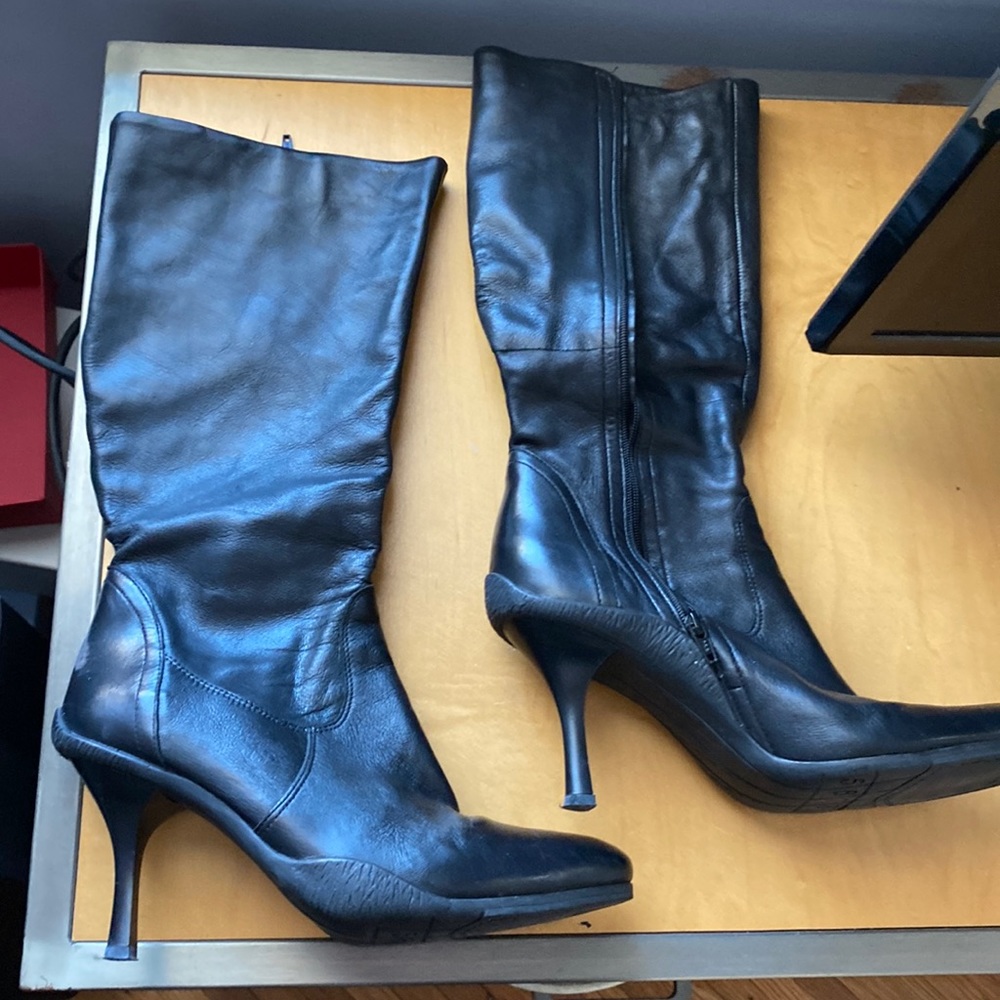 Soft leather boots size 8 1/2